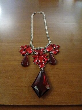 Elegant Ruby Red Statement Crystal Pendant Necklace - Women Jewelry